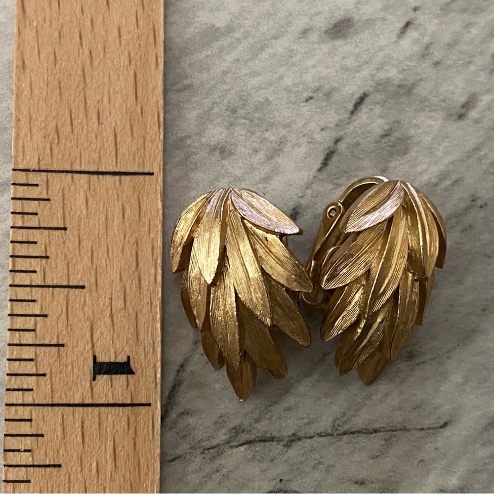 Trifari Gold Tone Leaf Cluster Clip-On Earrings